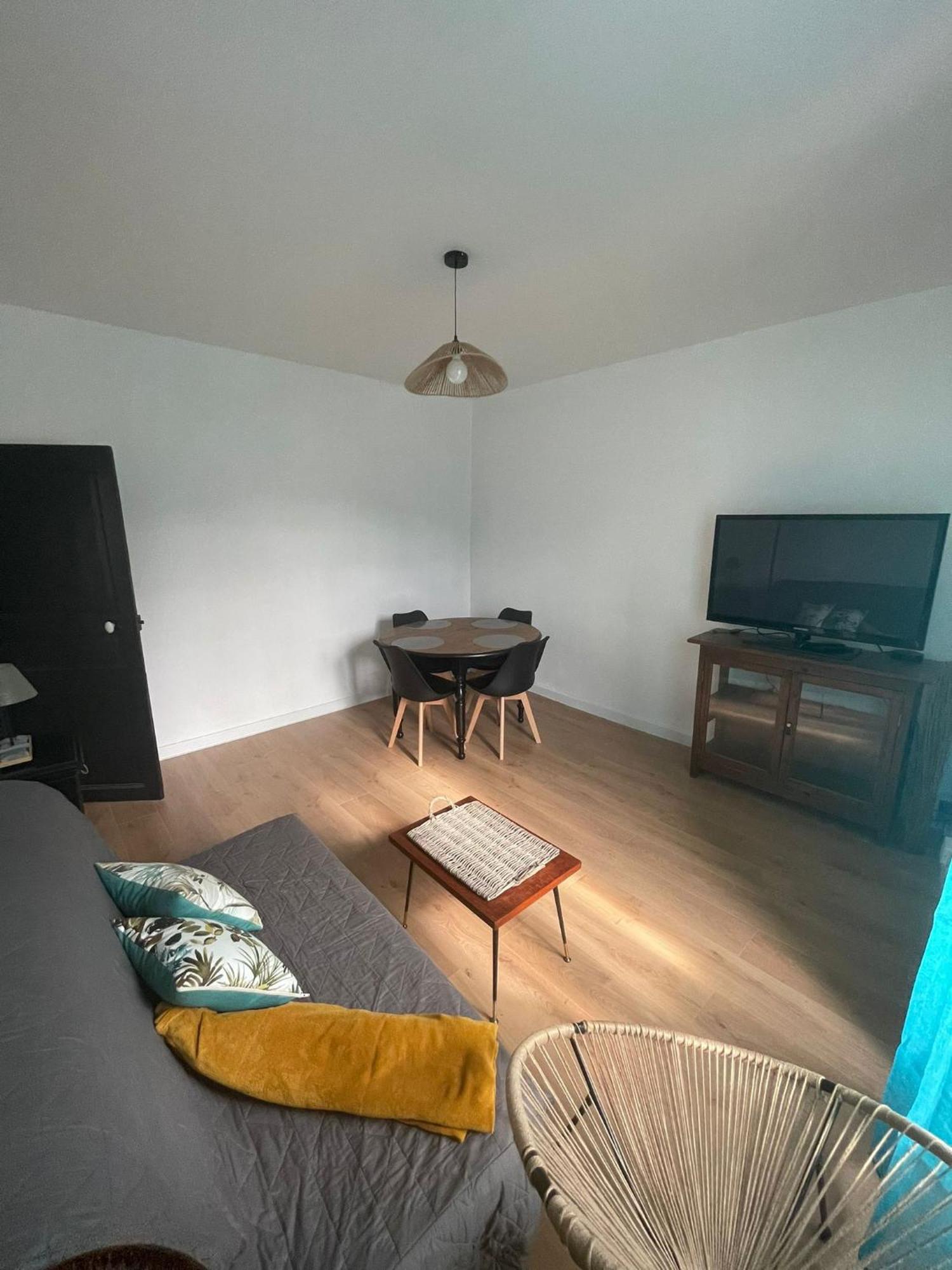 Charmant Appartement Au Paradis Romagnat Exterior foto